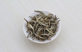 白茶春茶和秋茶之间的区别